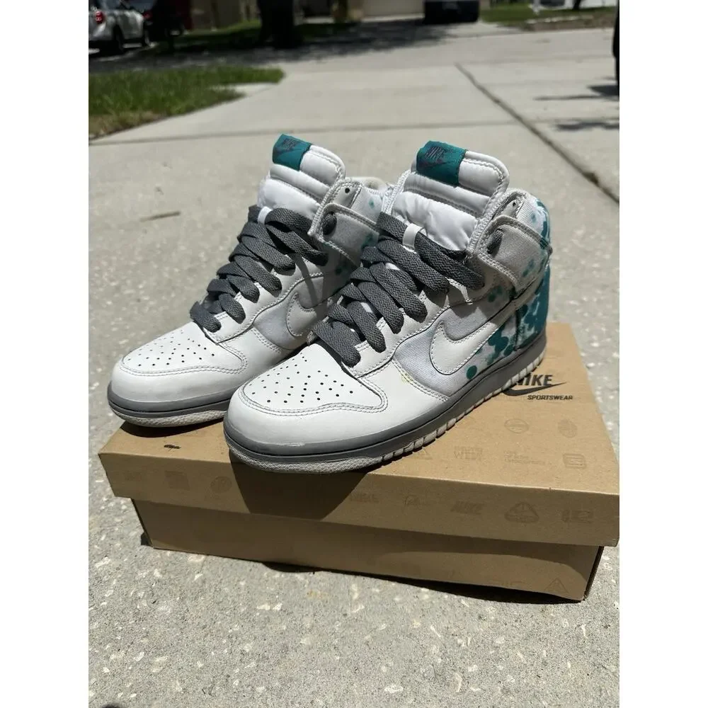 Size 8.5 WOMENS Nike Dunk High White Radiant Emerald White RARE